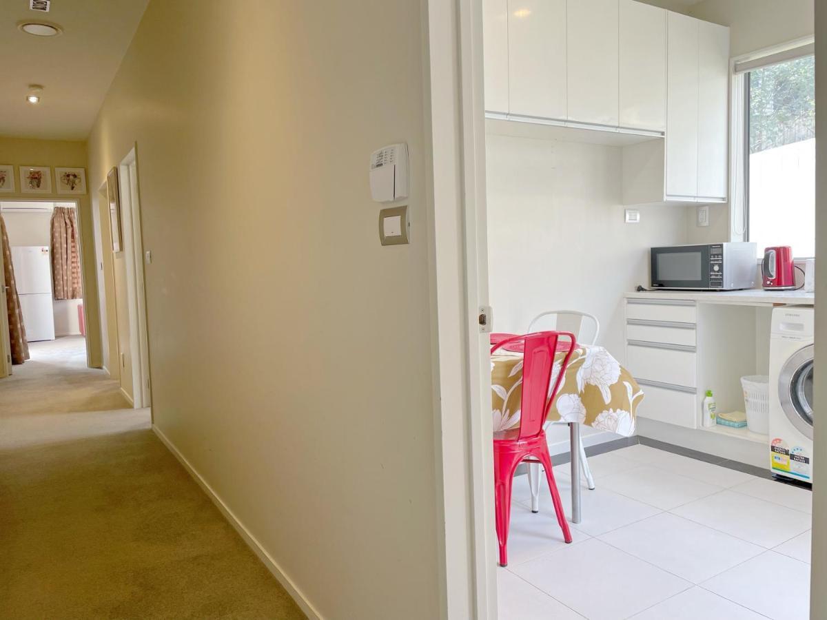 Cozy Home In Pinehill Auckland Exterior photo