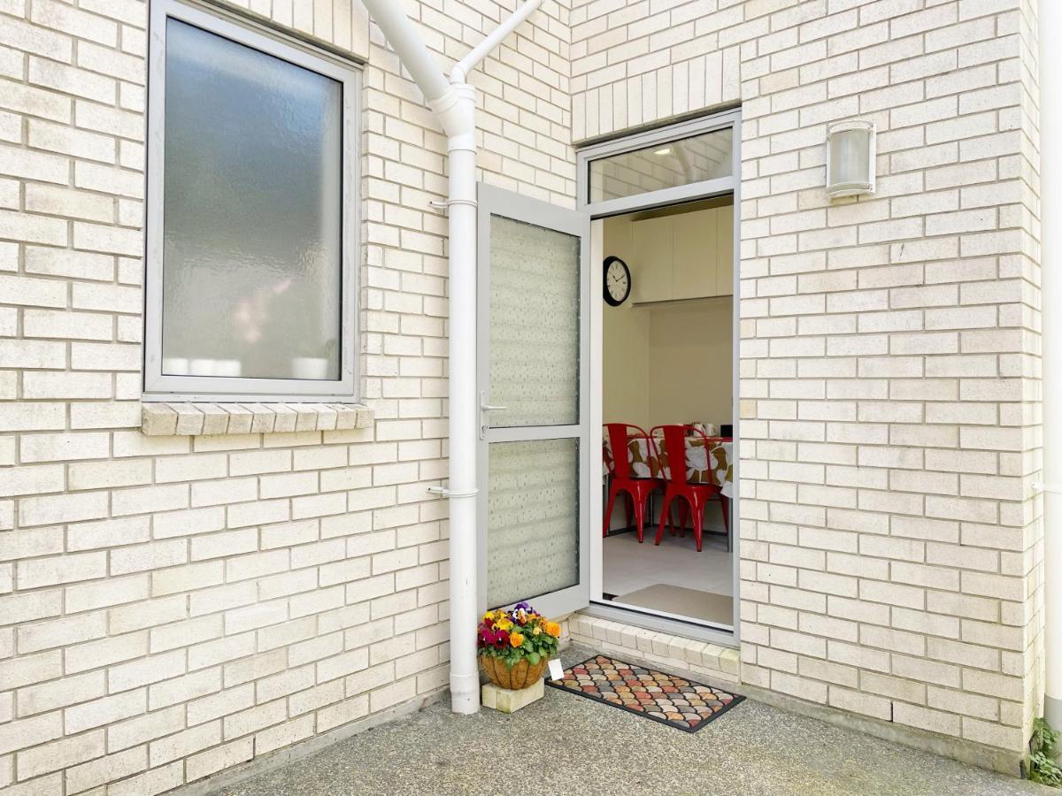 Cozy Home In Pinehill Auckland Exterior photo